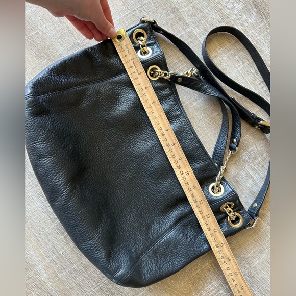 Michael Kors Black Pebbled Genuine Leather Purse Gold Chain Mature Designer EUC - Picture 11 of 16